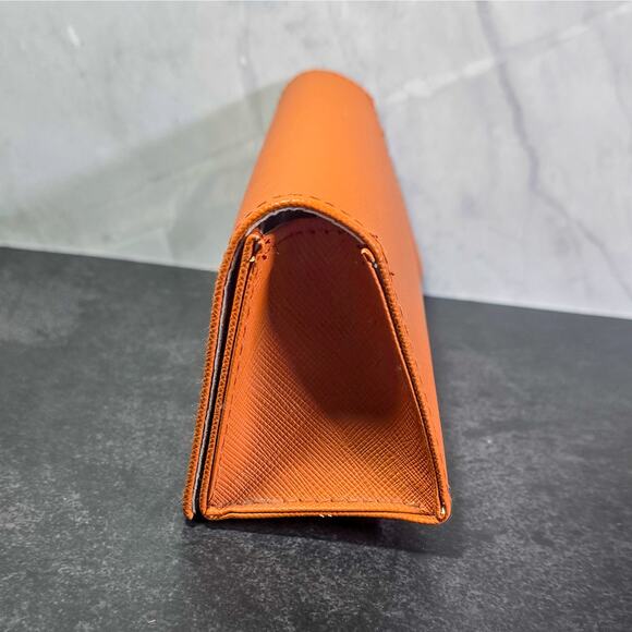 Tory Burch textured Saffiano Leather sunglass / eyeglass case - Picture 4 of 9